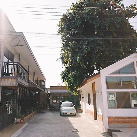 Bed and Breakfast Sleepy House Chiang Rai Exterior foto
